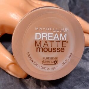 Maybelline Dream Matte Mousse - Pure Beige Medium 2 - # 70